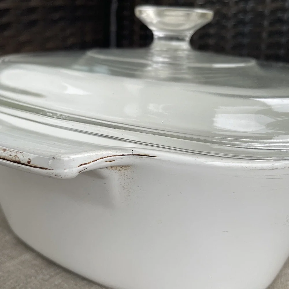 Corningware dish comes